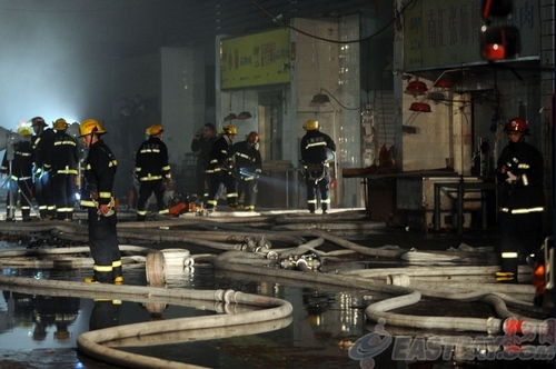 上海最大農產品批發市場突發火災，致6人遇難，安全警鐘再鳴